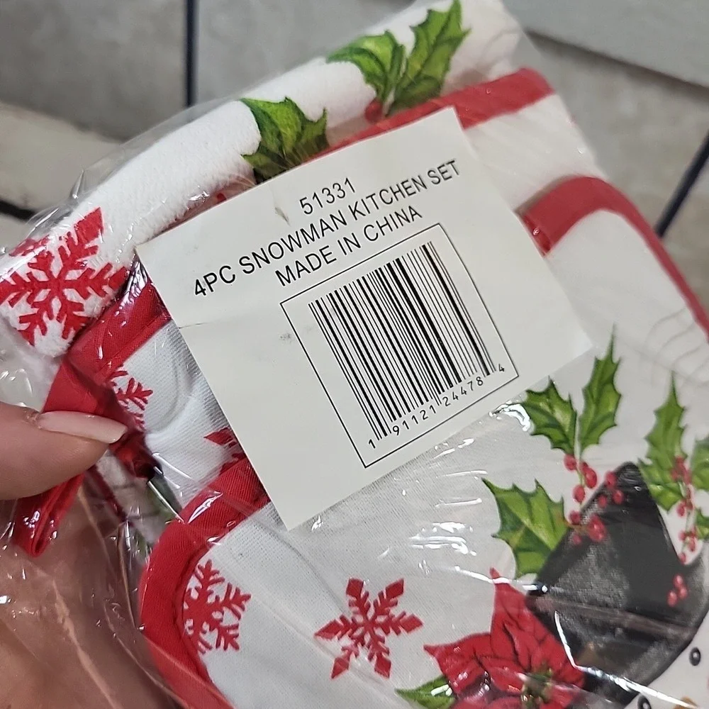Christmas Towels Oven Mitt Hot Pad 4pc Kitchen Set Snowman Poinsettias New